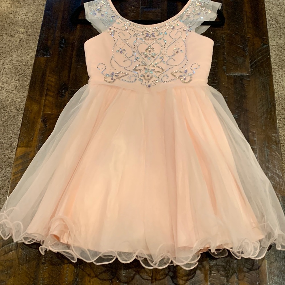 Must see 😍 NEW with TAGS!!! Blush color and jewels ❤️